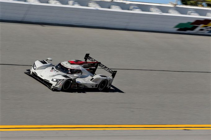 RvdZ_6_Nr01_Cadillac_Chip_Ganassi_Racing_Cadillac_DPi_Renger_van_der_Zande track