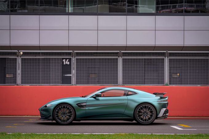 Aston Martin Vantage F1® Edition 4