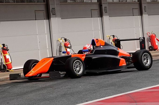 Emely de Heus MP Motorsport in Spaans F4-kampioenschap