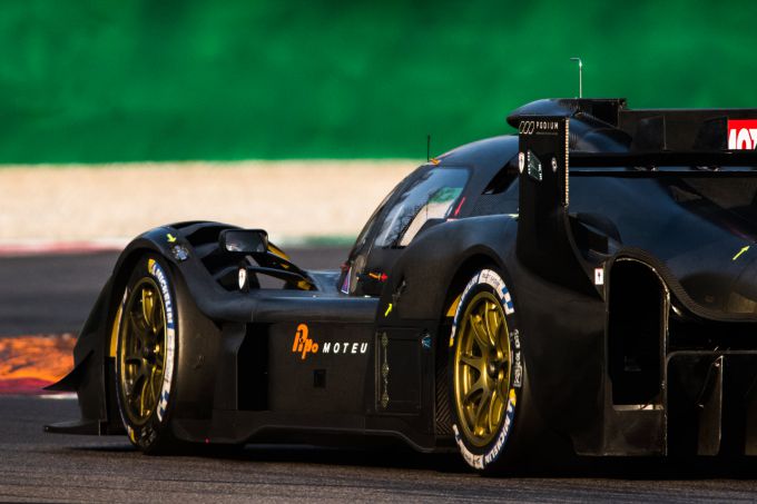Glickenhaus_a_beauty_in_black_photo_by_Fabrizio_Balboni