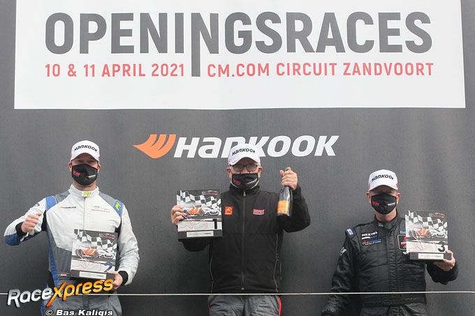 Pim van Riet op hoogste plaatsje podium Mazda MX-5 Cup