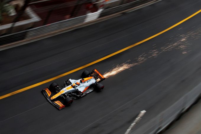 Ricciardo_McLaren_vonkenregen_MonacoGrandPrixSaturdayGP2105