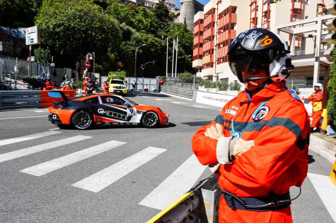 GP Elite Porsche Mobil 1 Supercup Monaco brandweerman