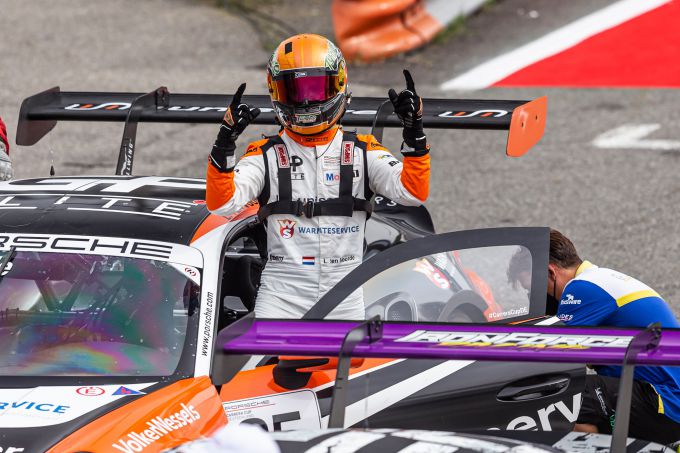 Monza_Larry_ten_Voorde_winnaar_race_1