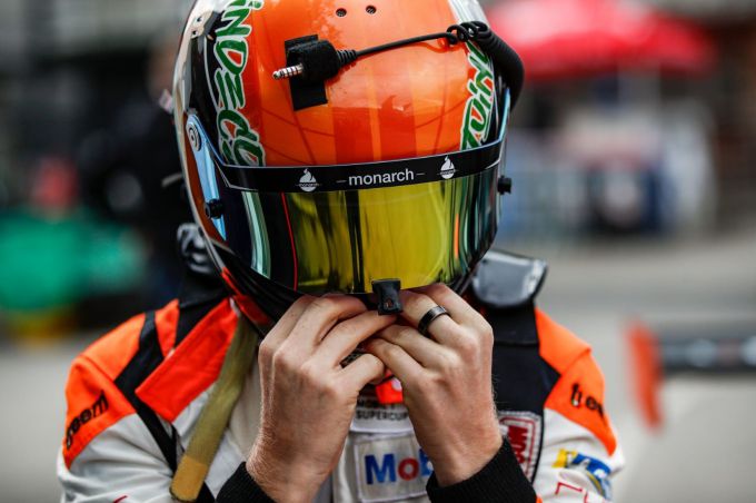 Porsche Mobil 1 Supercup at Spa Team GP Elite met Larry ten Voorde helm