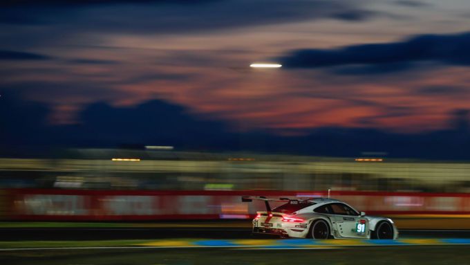 Porsche 24H Le_Mans_2021_nacht