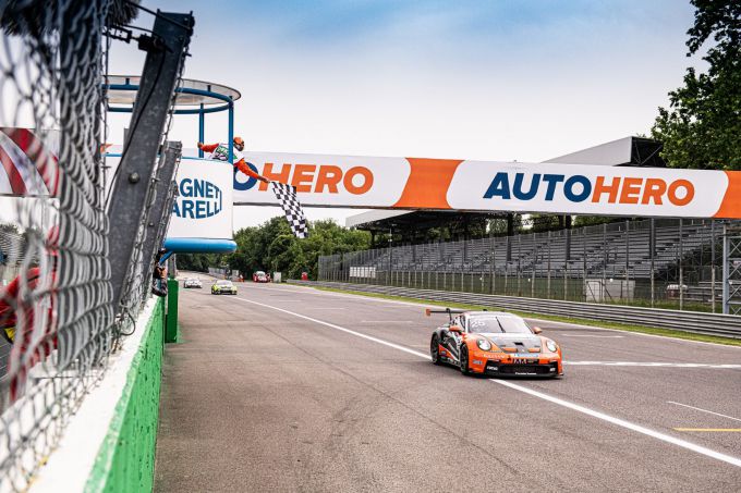 Porsche Mobil 1 Supercup Larry ten Voorde at Monza over start finish