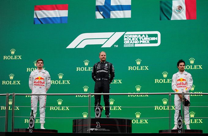 podium Bahrein Max Verstappen Valtteri Bottas en Sergio Prez