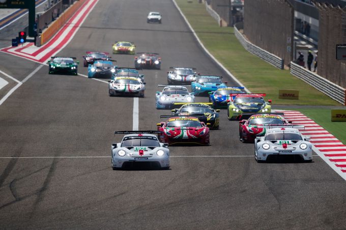 WEC_Bahrein_6_Hours_Porsche_Ferrari_photo_by_WEC