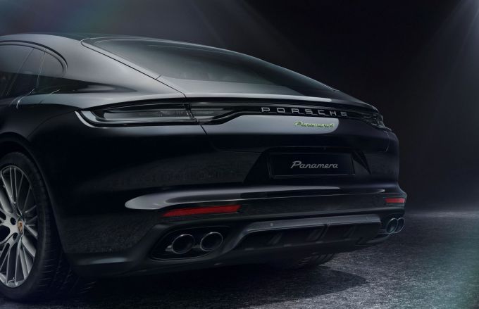 Porsche Panamera Platinum Edition 5