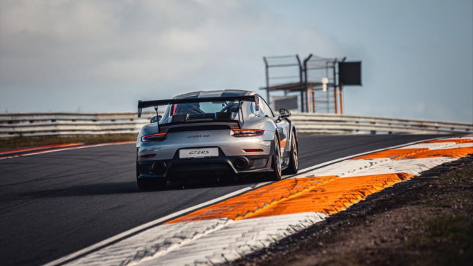 Larry_ten_Voorde_Porsche_911 GT2 RS MR_at_Zandvoort