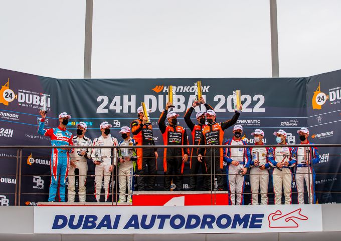 24H Dubai 2022 MercedesAMG P1 voor Nr19 MP Motorsport Bert de Heus Henk de Jong Daniel de Jong Jaap van Lagen