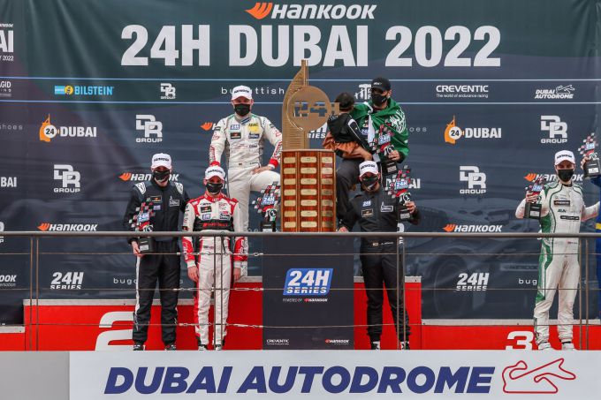 24H DUBAI 2022 podium Audi WRT P1 en P2