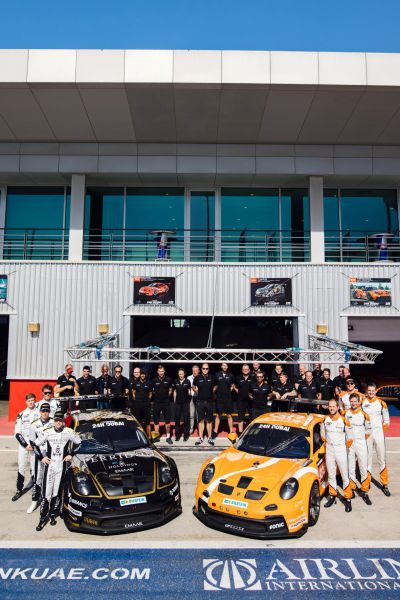24H Dubai 2022 Porsche teamfoto Team GP Elite