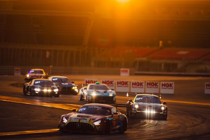 24H Dubai 2022 MercedesAMG 75_Sun_Energy_1_by_SPS_automotive_performance <br />
1