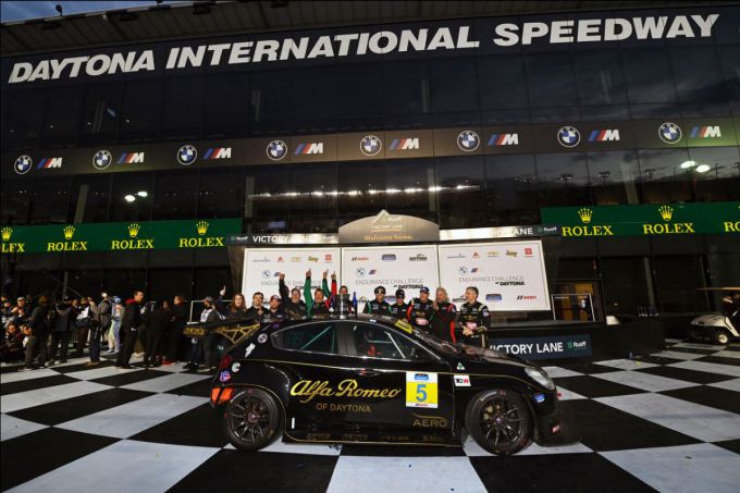 Podium voor de Alfa Romeo Giulietta Veloce TCR in Daytona IMSA Michelin Pilot Challenge