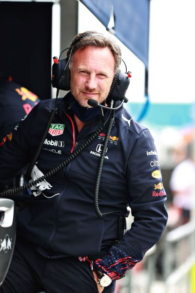 Christian_Horner_F1_Red_Bull_teambaas met headset