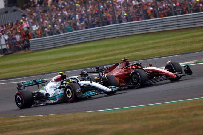 Lewis_Hamilton_vs_Leclerc_Mercedes_vs_Ferrari