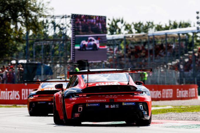 Porsche Mobil 1 Supercup 2022 @ Monza Team_GP_Elite achterop