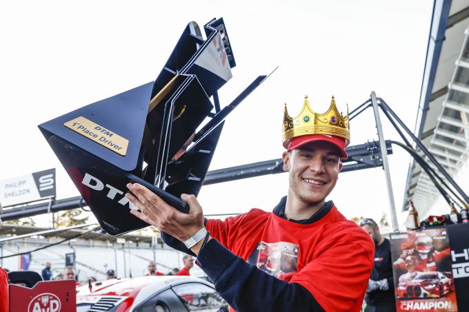 Sheldon van der Linde DTM kampioen 2022 met Schubert BMW 1