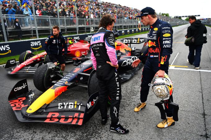 Fernando_Alonso_en_Max_Verstappen_grid