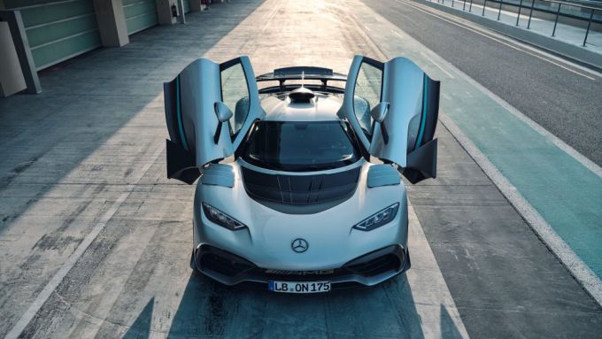 Mercedes_Project_ONE_hypercar 2