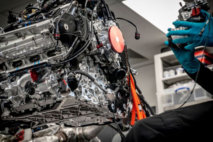 Mercedes_Project_ONE_hypercar 3