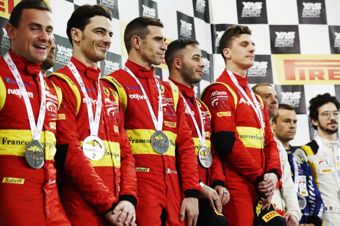 Gulf_12_Hours_Francorchamps_Ferrari_team_podium Antonio Fuoco, James Calado en Alessandro Pier Guidi