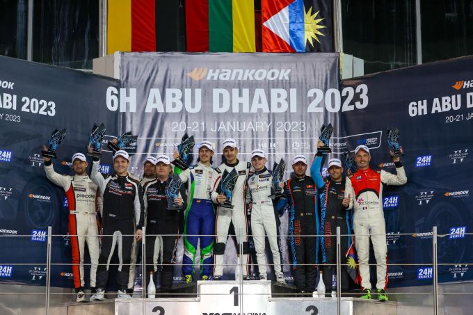 24H SERIES 2023 Hankook 6 Hours ABU DHABI foto 1 podium met winnaars