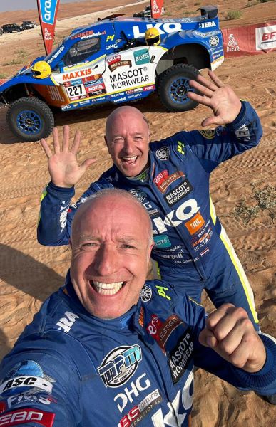 Selfie Tom Coronel Tim Coronel Dakar Rally 2023
