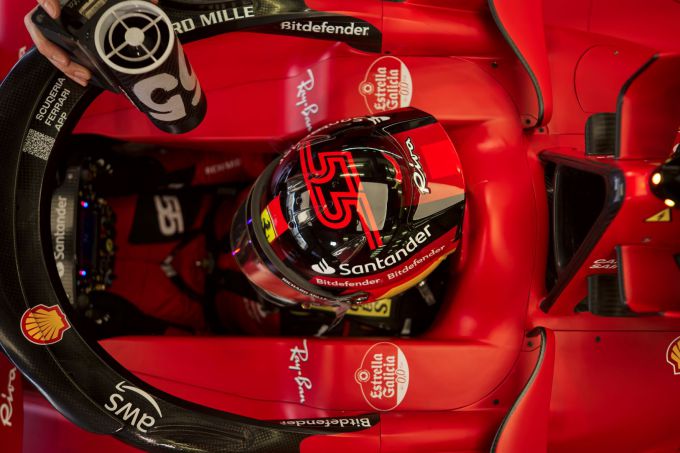 Ferrari_Carlos_Sainz_Nr55_bovenaanzicht_cockpit