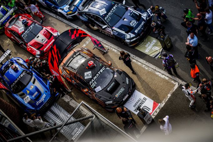 Fanatec GT Europe Sprint Cup Brands Hatch Nr40_Audi_winnaar_race_2