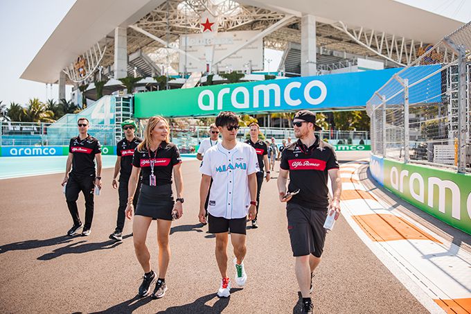 Alfa Romeo><br />
<br />
<img src=