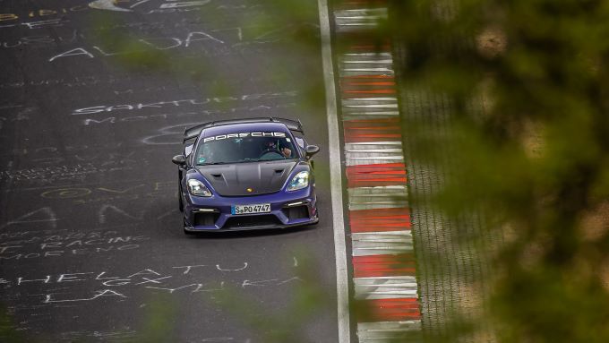 Porsche 718 Cayman GT4 RS Manthey Kit Nordschleife foto 4