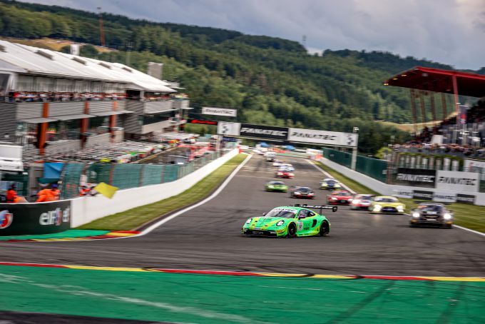 24 Uur van Spa-Francorchamps 2023 Stand na 5 uur racen Overall leider #92 Manthey Racing Porsche
