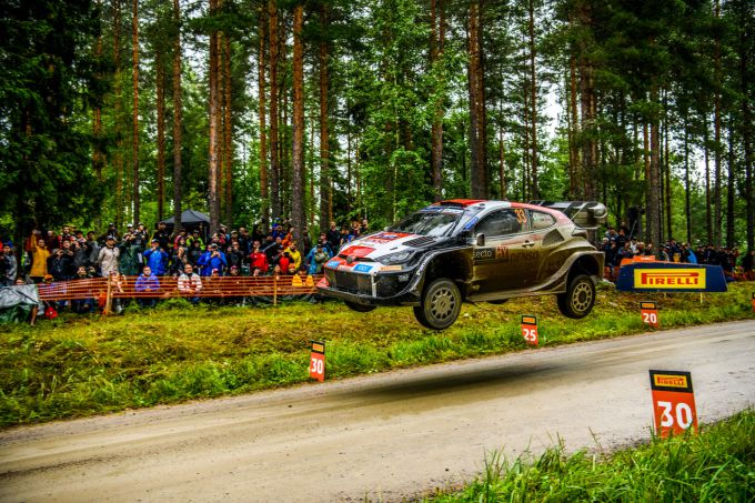 Secto Rally Finland zaterdag foto 4 Toyota jump