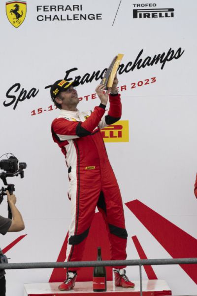 Team RaceArt-Kroymans zegeviert in Spa-Francorchamps Roger Grouwels podium