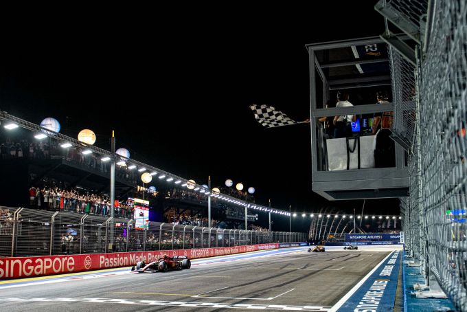 Carlos Sainz wint met Ferrari GP Singapore 2023 foto 4