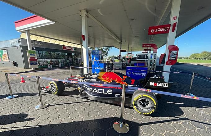 Red Bull Racing Formule 1 showcar Max Verstappen SPAR Express bij Esso Beesd