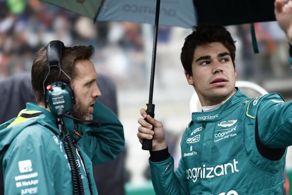 Lance Stroll makes a stupid mistake just before the start of the American Grand Prix