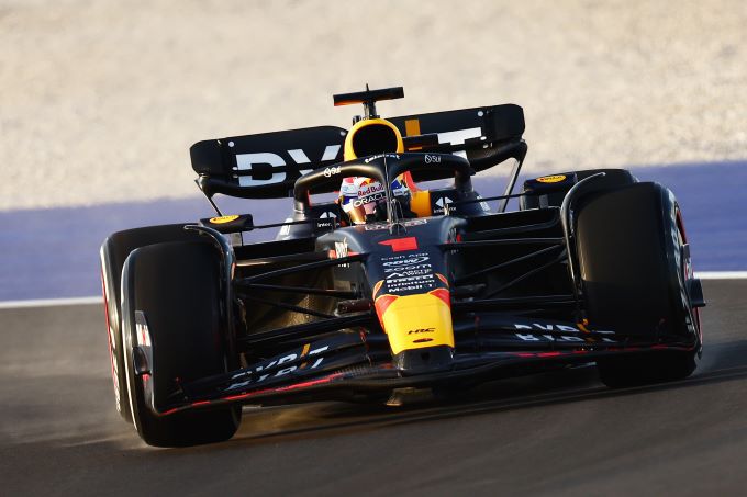 Max_Verstappen_onderweg_naar_overwinning_Qatar