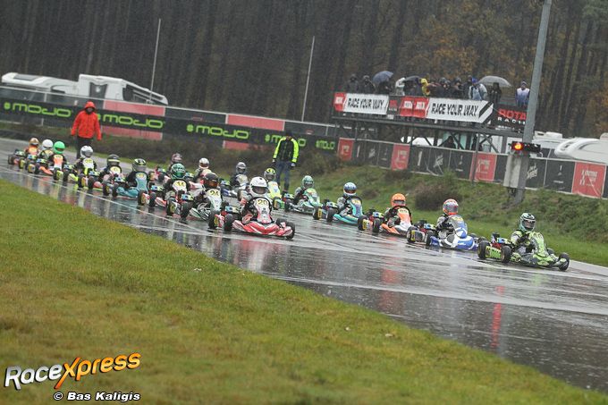 Daan van Dam van pole op Karting Genk