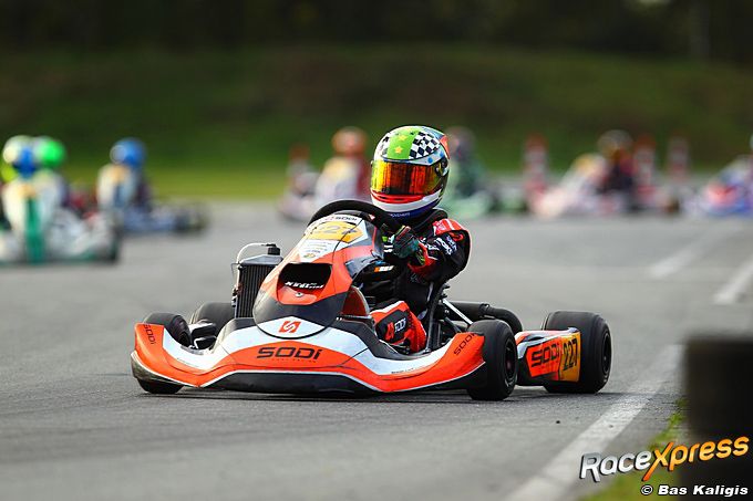 Mark de Bruijn knalt naar eerste overwinning bij de Rotax Max Juniors