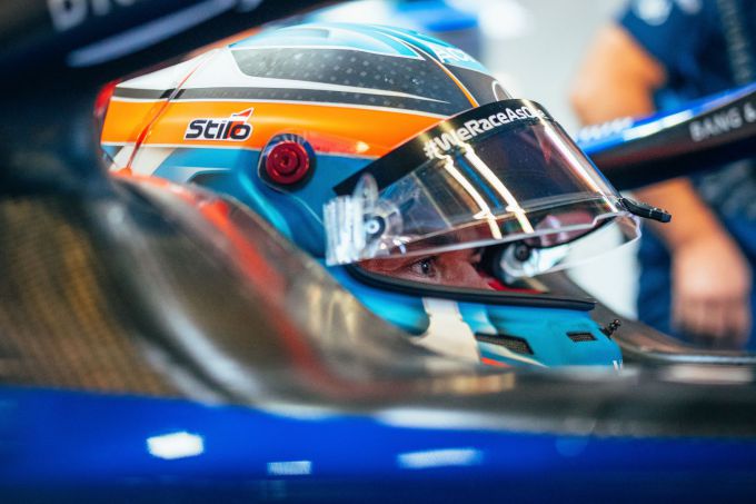 Nyck_de_Vries_concentratie_helm_WilliamsF1