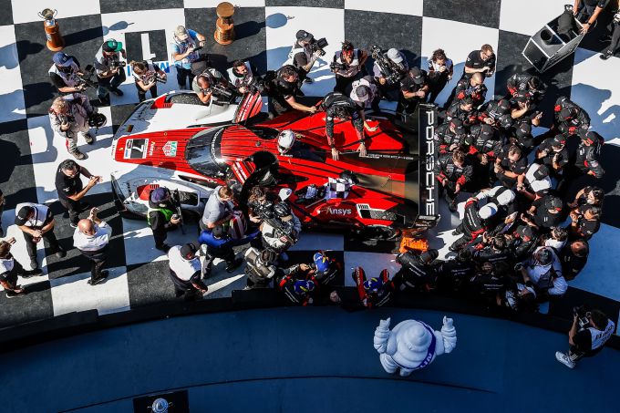 24H Daytona 2023 Porsche_winnaar_podium