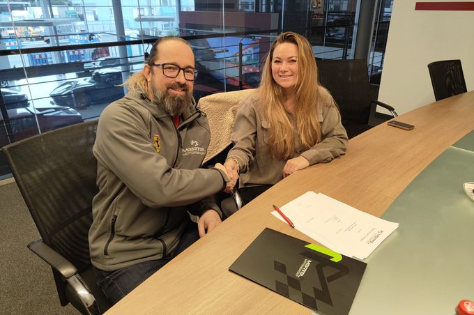 Laura van den Hengel tekent deal bij Ferrari met Mertel Motorsport!