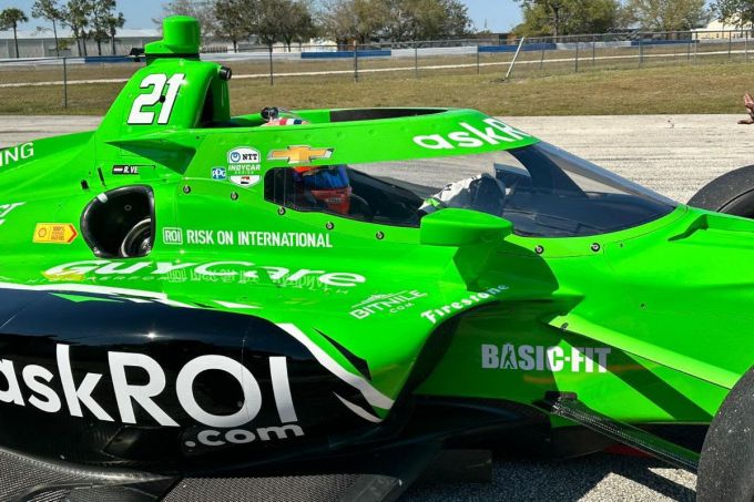 Nieuwe LIVERY van de IndyCar van Rinus �VeeKay� van Kalmthout