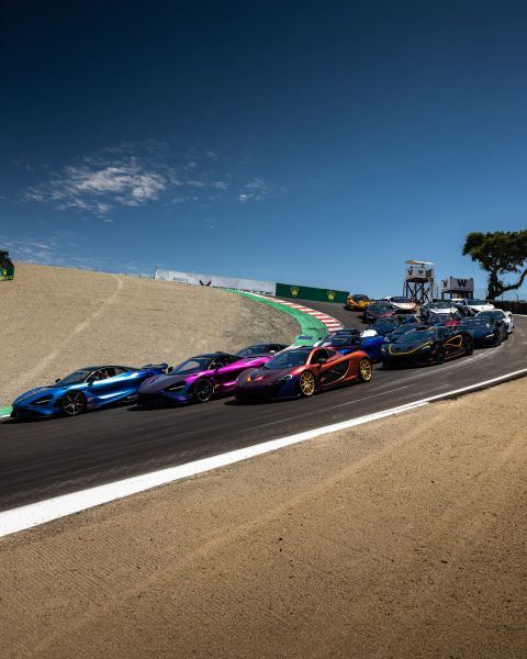 McLaren_supercars_on_track