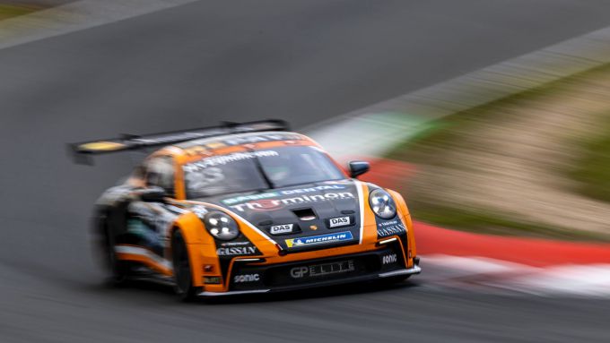 Porsche Sixt Carrera Cup Deutschland Race 3 en 4 Oschersleben Foto 10 Huub_van_Eijndhoven_NL_Team_GP_Elite