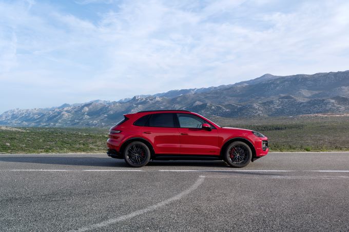 Performance, comfort and exclusivity: 3 images of the new Porsche Cayenne GTS